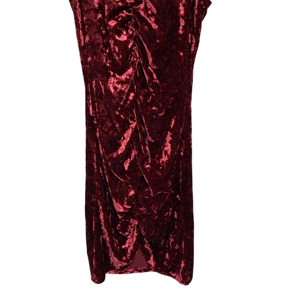 Leith Crushed Velvet Sleeveless Ruched Bodycon Red V-Neck Cocktail Dress - Picture 4 of 5